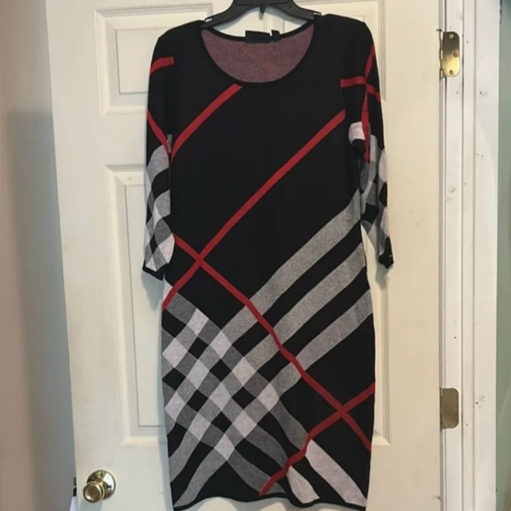 Nina Leonard Black Red and Gray Sweater Dress Size Medium